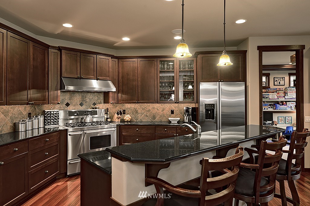 1819 Redmond Place Northeast Renton, WA 98056 - Photo 9 of 25 Gallery Image 9