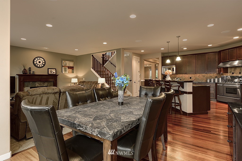 1819 Redmond Place Northeast Renton, WA 98056 - Photo 10 of 25 Gallery Image 10