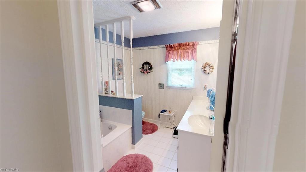 439 Glass Road Mount Airy, NC 27030 - Photo 17 of 26 Gallery Image 17