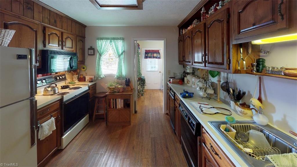 439 Glass Road Mount Airy, NC 27030 - Photo 8 of 26 Gallery Image 8