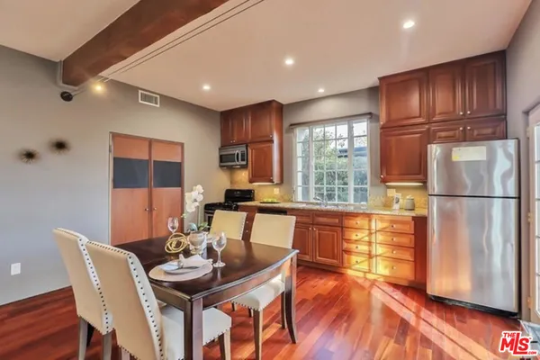 $1,150,000 | 1847 East Del Mar Boulevard, Pasadena, CA 91107