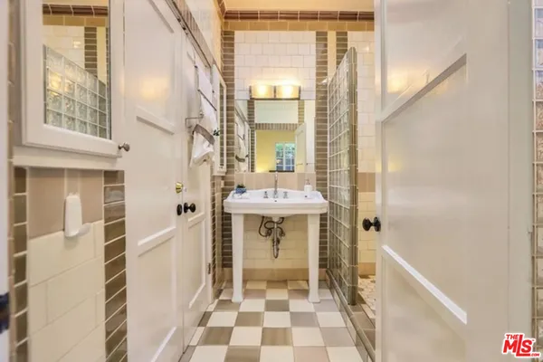 $1,150,000 | 1847 East Del Mar Boulevard, Pasadena, CA 91107