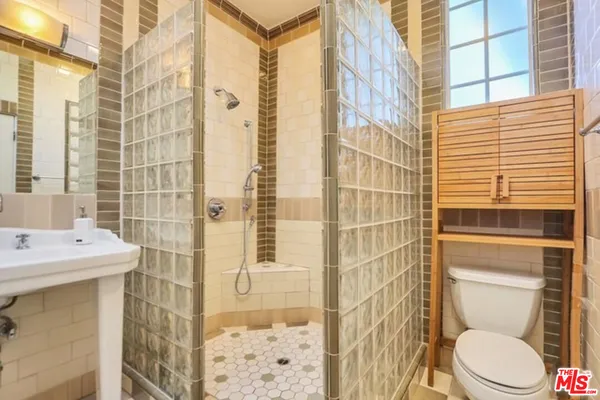 $1,150,000 | 1847 East Del Mar Boulevard, Pasadena, CA 91107