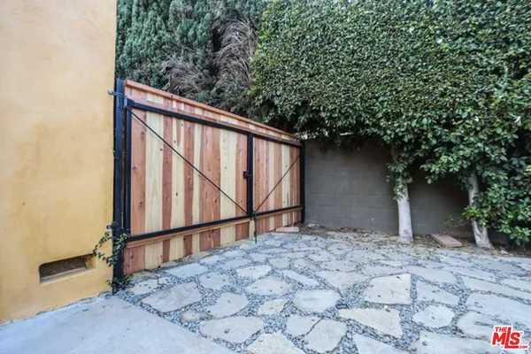 $1,150,000 | 1847 East Del Mar Boulevard, Pasadena, CA 91107