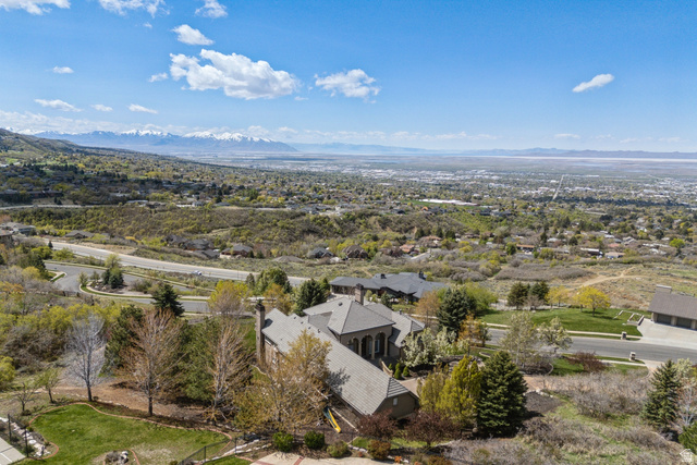 1714 Ridge Point Drive Bountiful, UT 84010 - Photo 9 of 132 Additional content