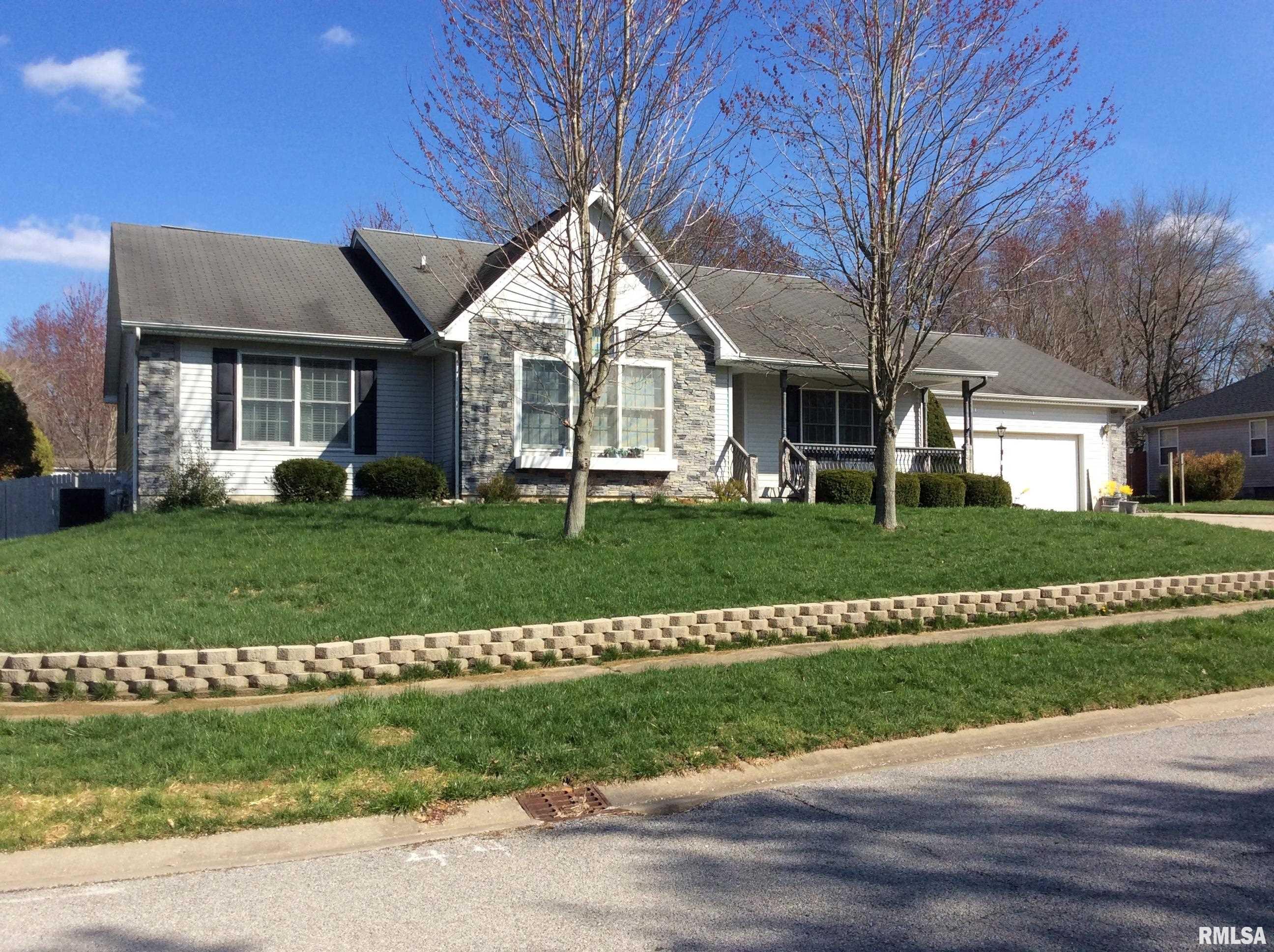 8 Hunters Ridge Drive Mount Vernon, IL 62864 - Photo 1 of 68