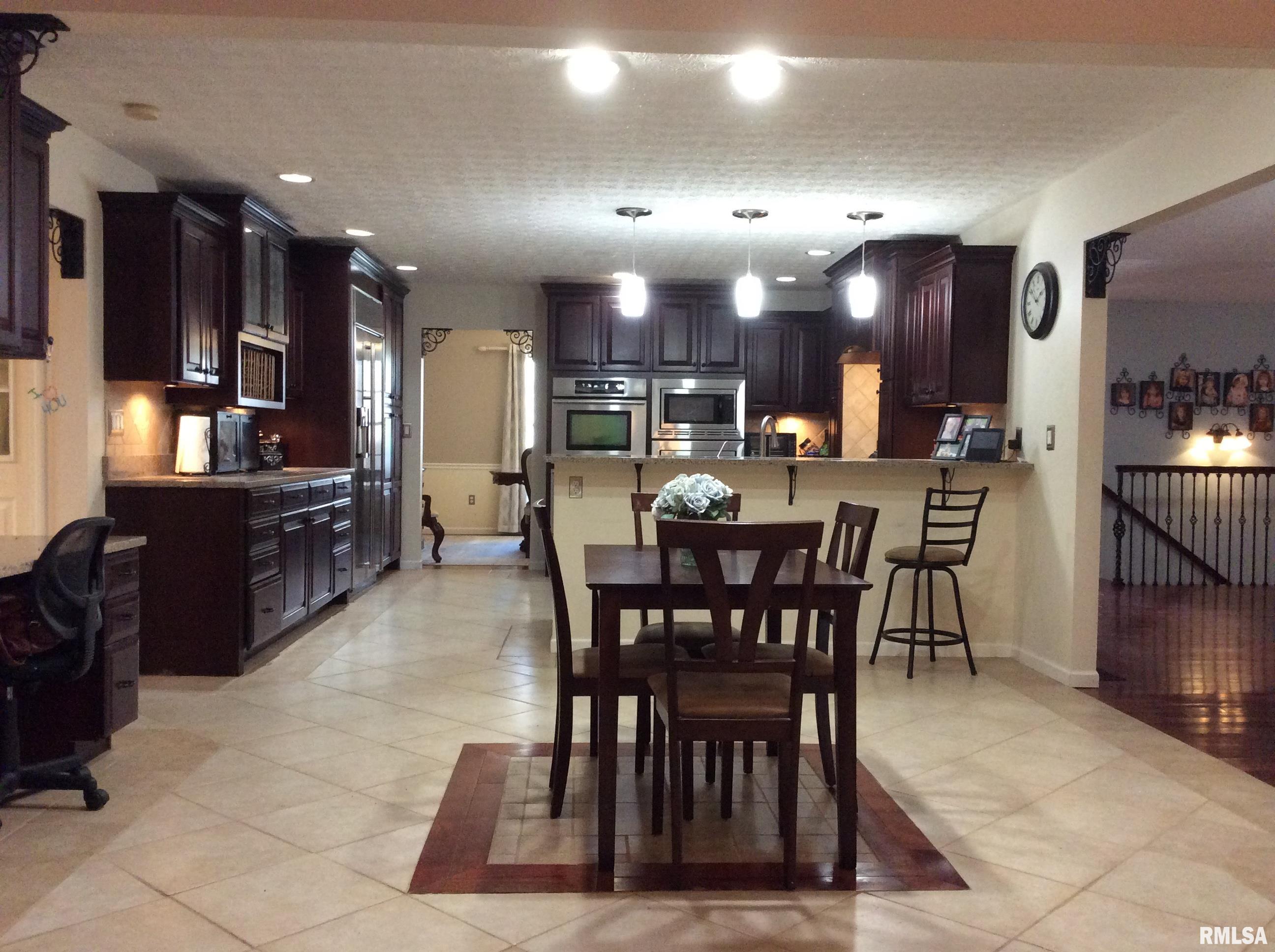 8 Hunters Ridge Drive Mount Vernon, IL 62864 - Photo 11 of 68