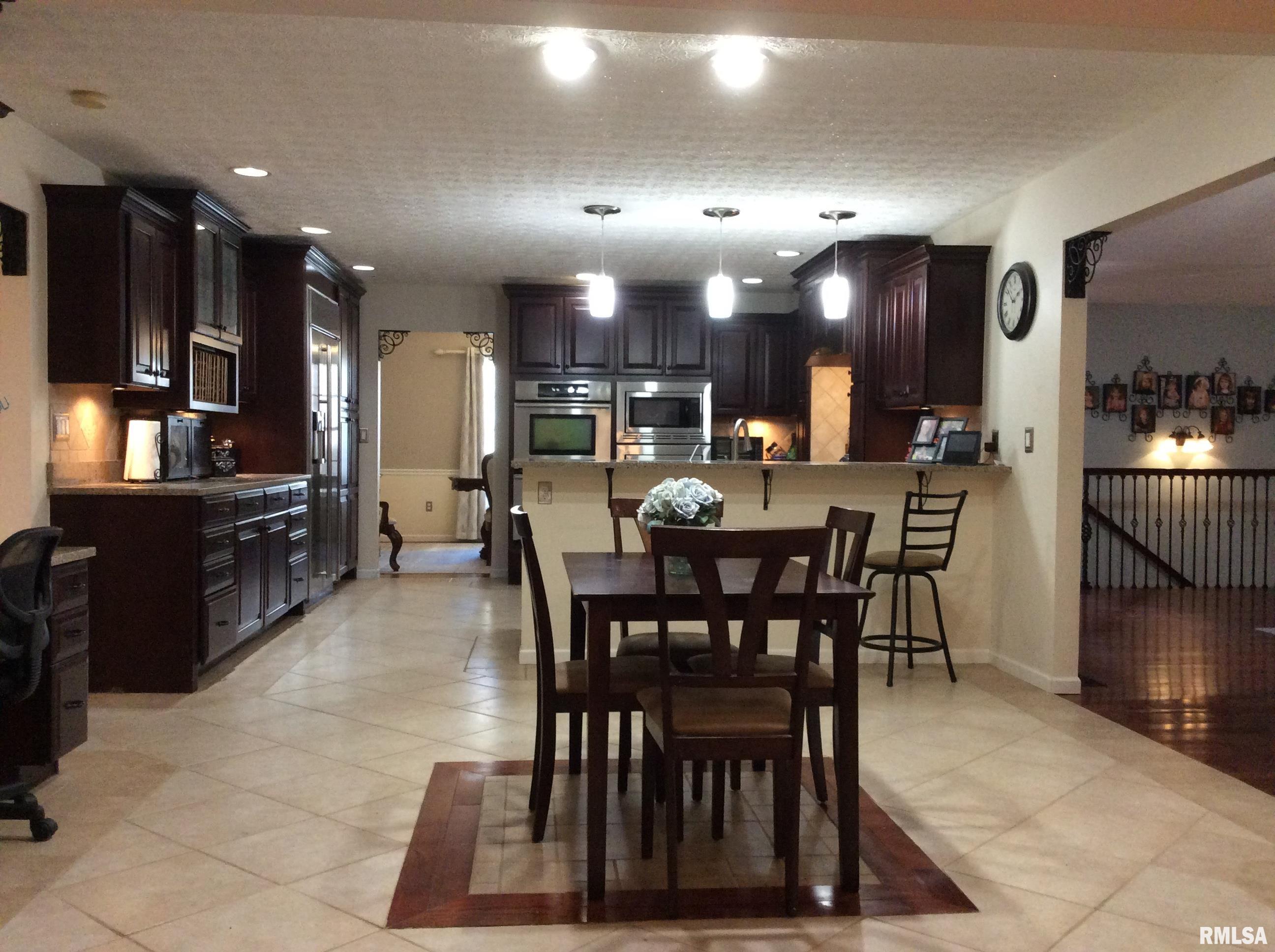 8 Hunters Ridge Drive Mount Vernon, IL 62864 - Photo 12 of 68