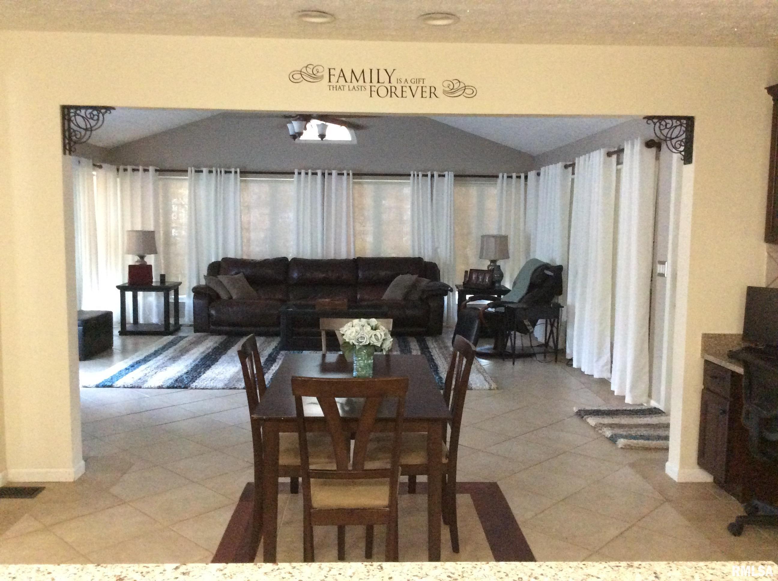 8 Hunters Ridge Drive Mount Vernon, IL 62864 - Photo 17 of 68