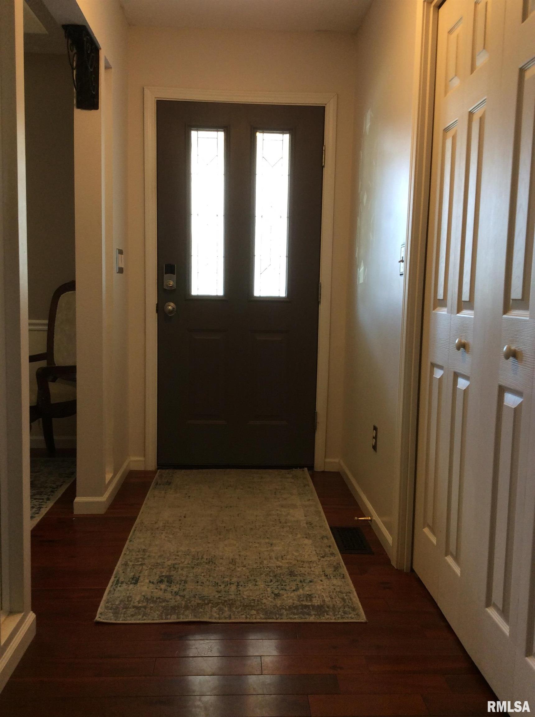 8 Hunters Ridge Drive Mount Vernon, IL 62864 - Photo 2 of 68