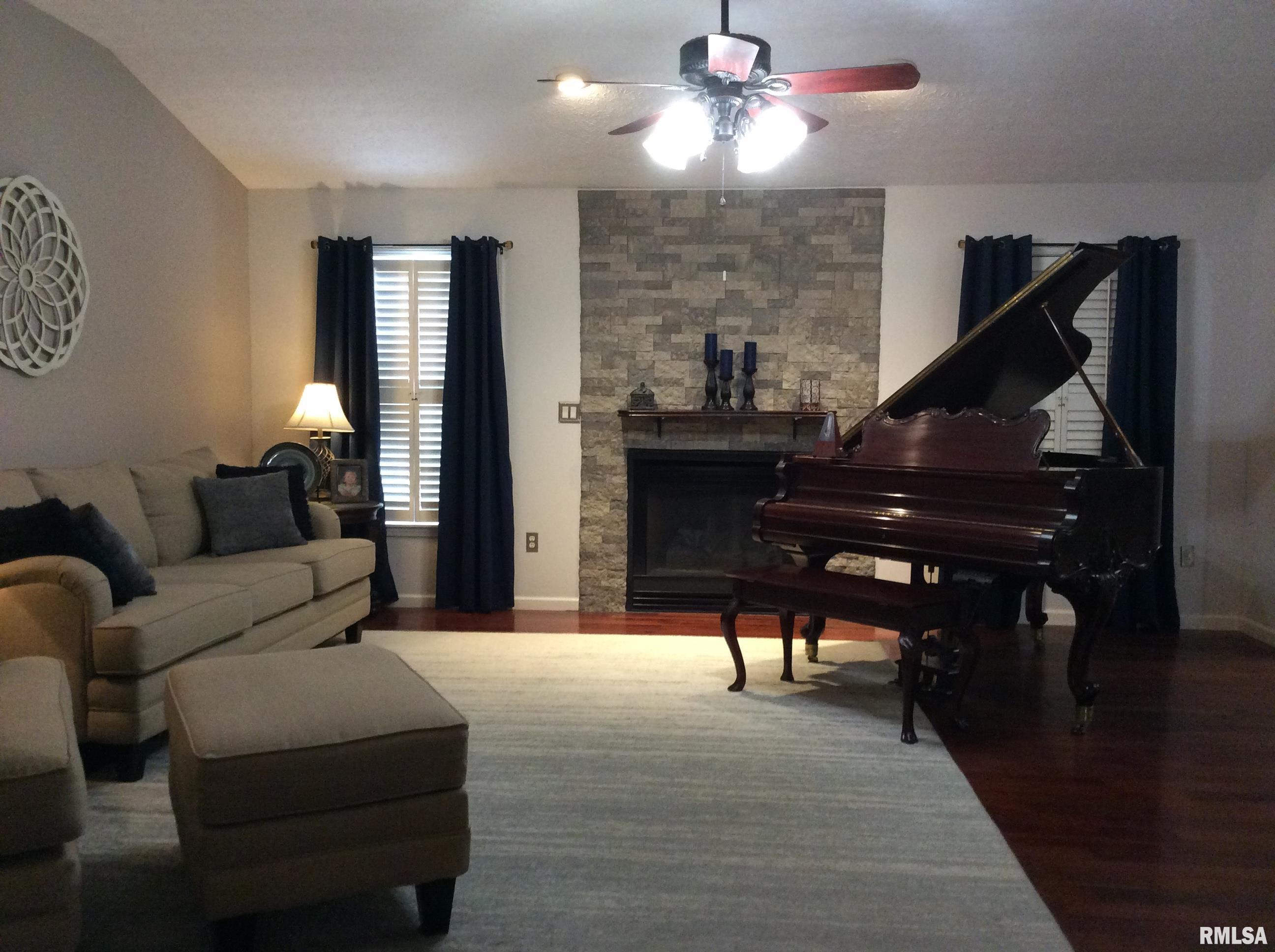 8 Hunters Ridge Drive Mount Vernon, IL 62864 - Photo 7 of 68
