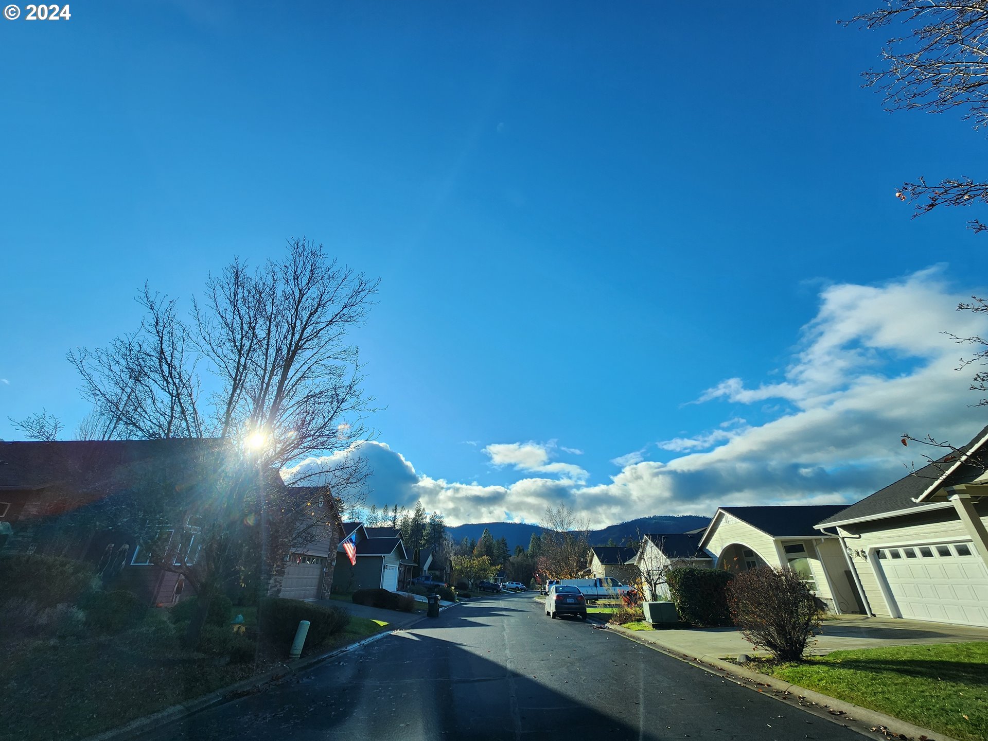 221 Cedar Ridge Drive Cave Junction, OR 97523 - Photo 4 of 6