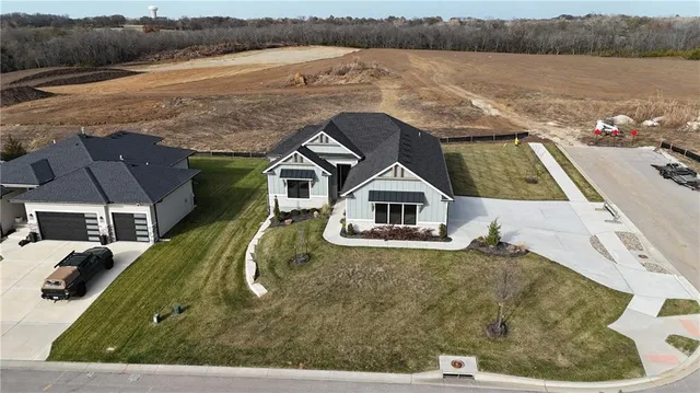 $699,900 | 1600 Southwest 27th Street, Lee's Summit, MO 64082