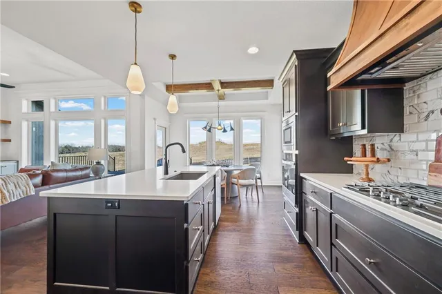 $699,900 | 1600 Southwest 27th Street, Lee's Summit, MO 64082