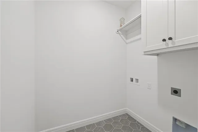 $699,900 | 1600 Southwest 27th Street, Lee's Summit, MO 64082