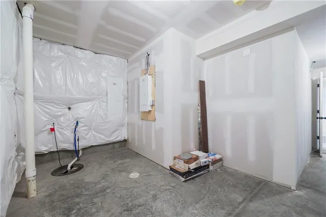 $699,900 | 1600 Southwest 27th Street, Lee's Summit, MO 64082