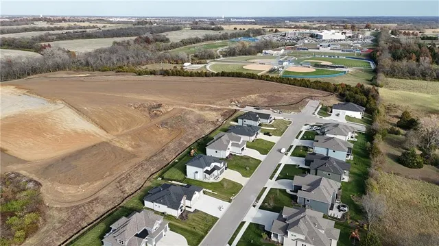 $699,900 | 1600 Southwest 27th Street, Lee's Summit, MO 64082