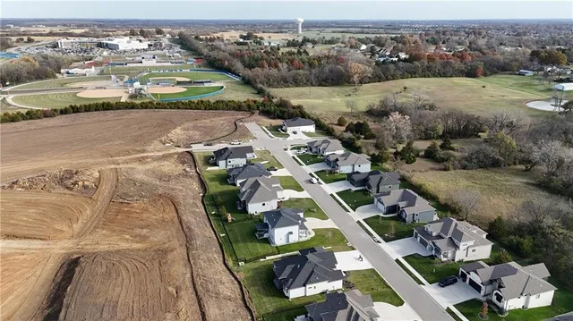 $699,900 | 1600 Southwest 27th Street, Lee's Summit, MO 64082