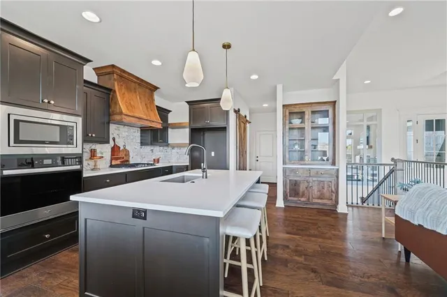 $699,900 | 1600 Southwest 27th Street, Lee's Summit, MO 64082