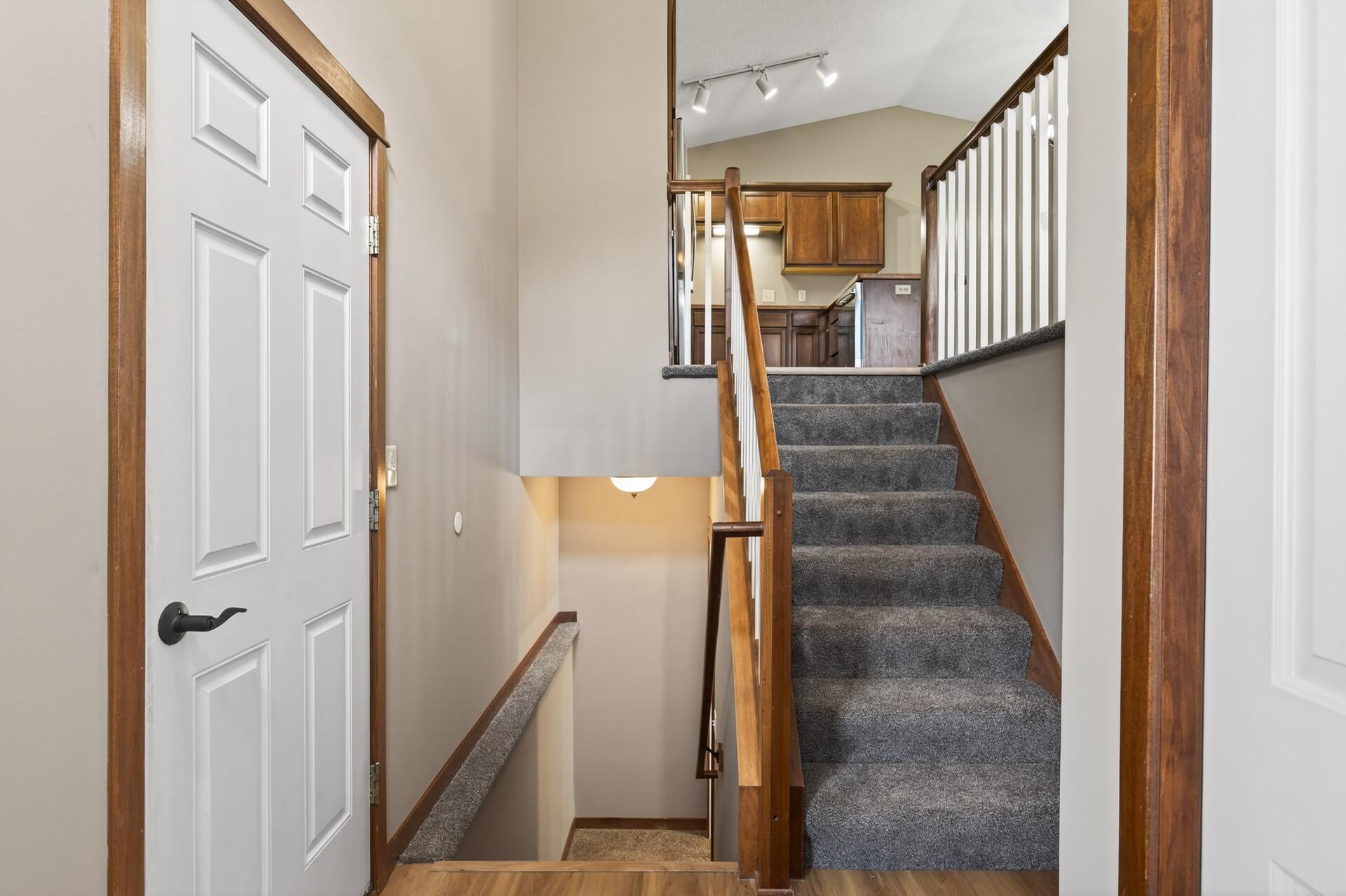 816 Whiskey Road Northwest Isanti, MN 55040 - Photo 3 of 40