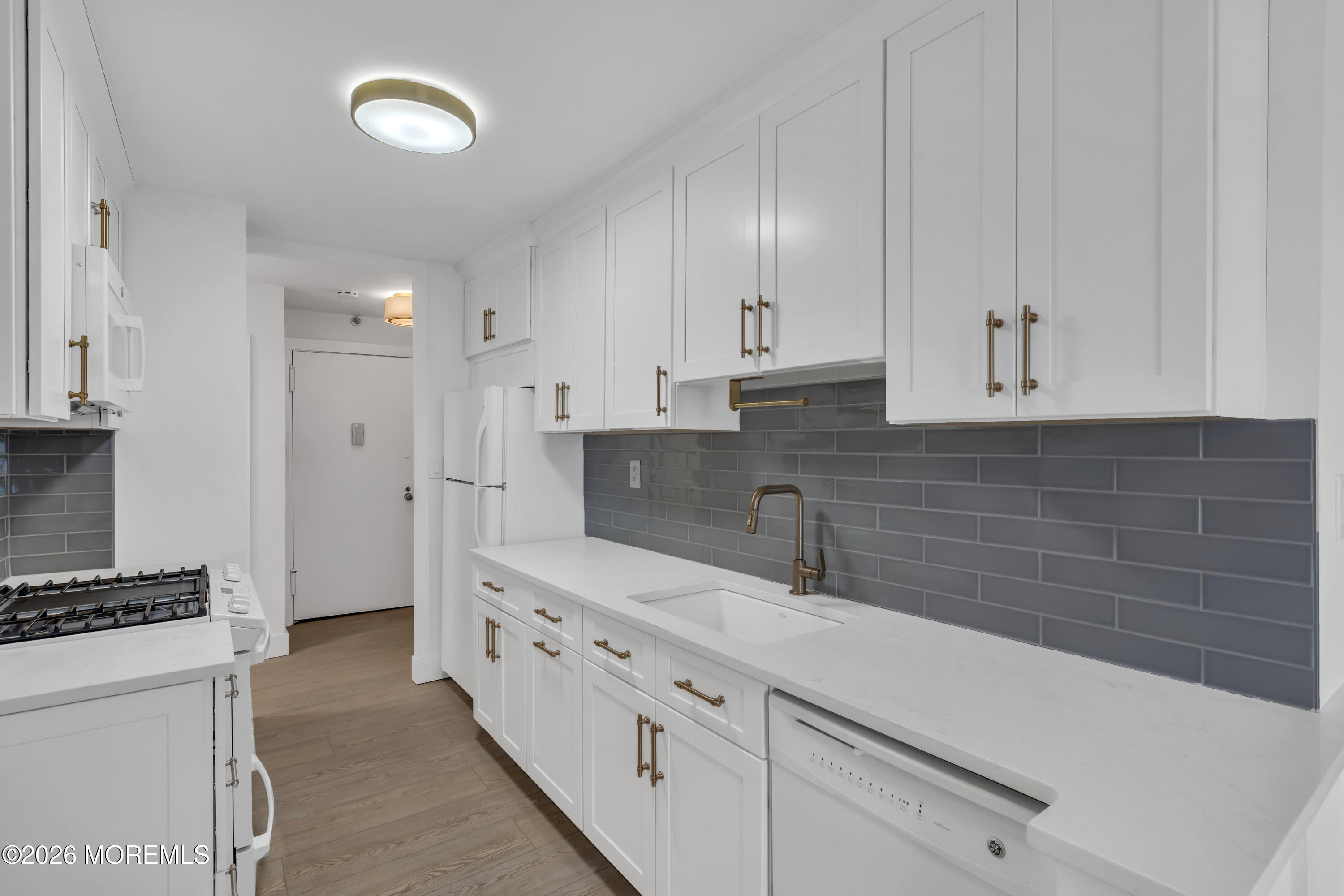 28 Riverside Avenue, Unit 6M Red Bank, NJ 07701 - Photo 13 of 22 013_dsc08053
