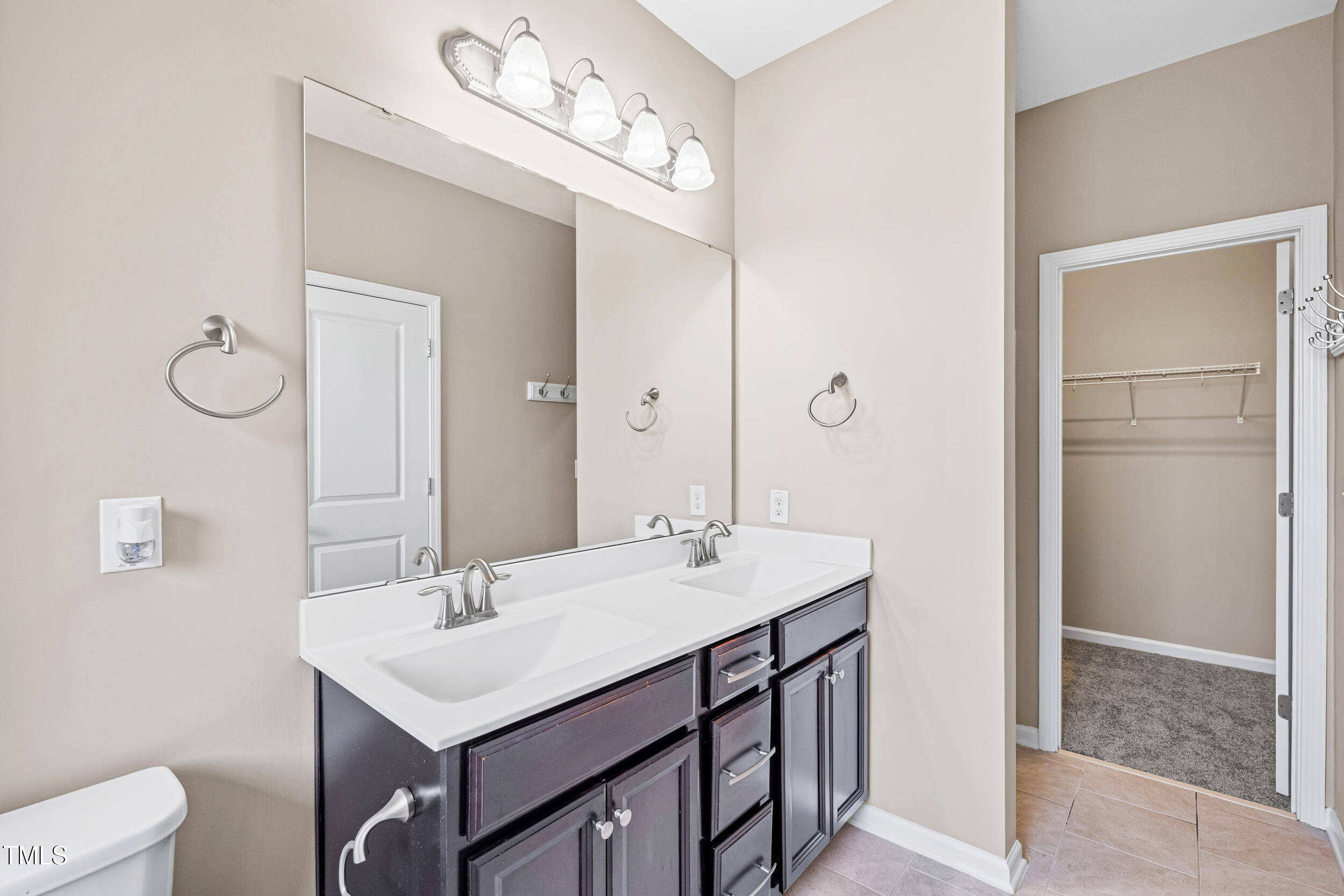 677 Wickham Ridge Road Apex, NC 27539 - Photo 27 of 34 027