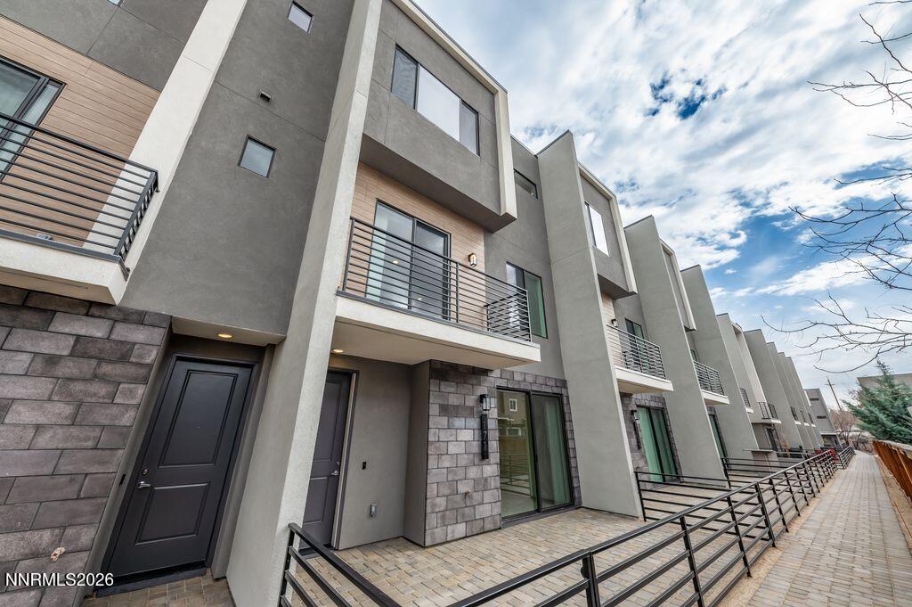 161 Rissone Lane, Unit 46 Reno, NV 89503 - Photo 1 of 4 UTHp869A
