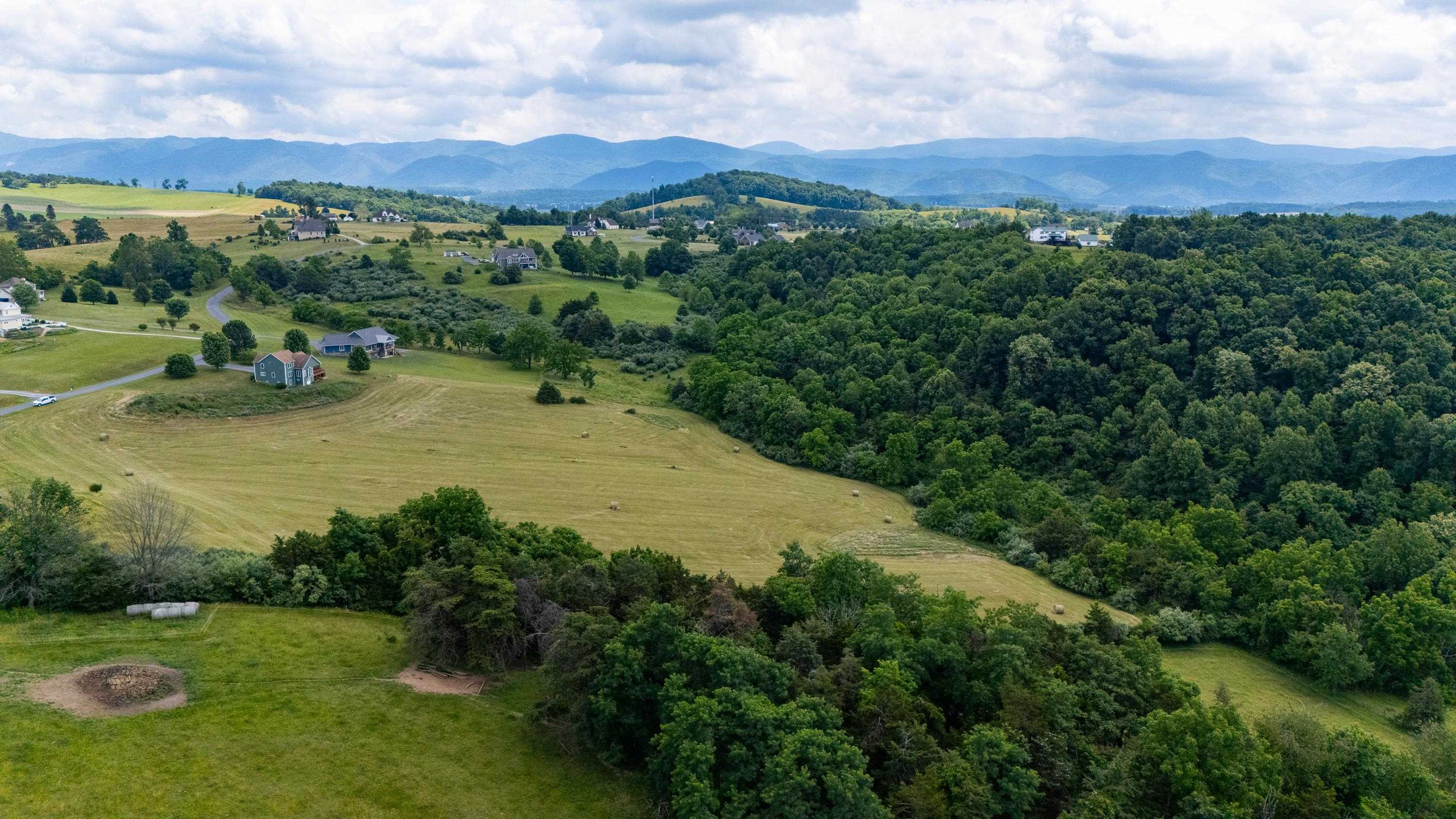 25 Koogler Trail Raphine, VA 24472 - Photo 5 of 16 an aerial view of a houses with a yard