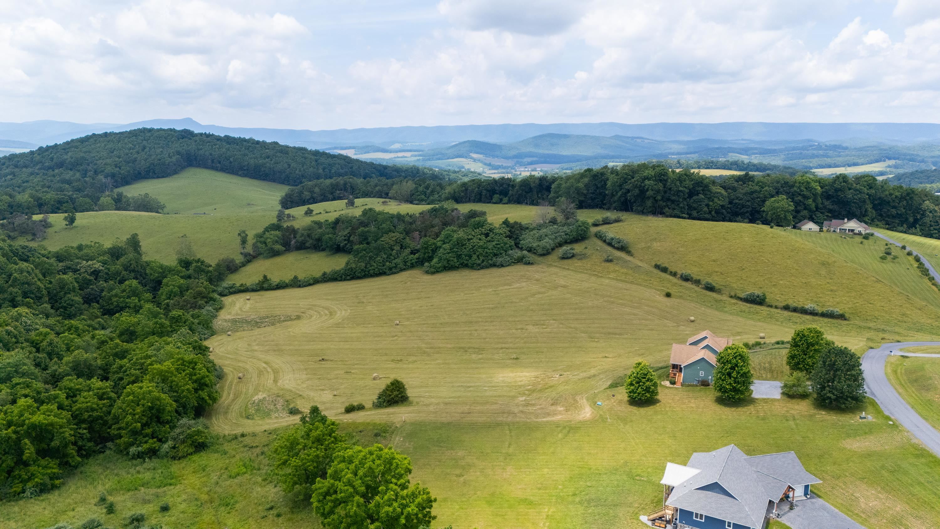 25 Koogler Trail Raphine, VA 24472 - Photo 8 of 16 an aerial view of a houses with outdoor space