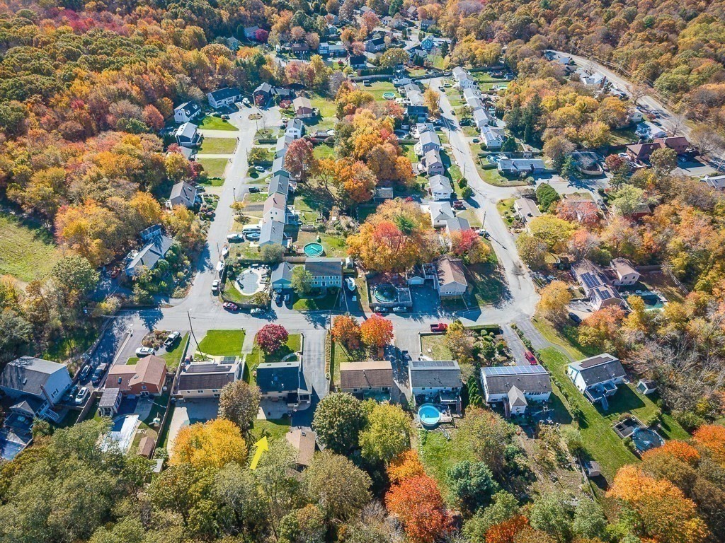 28 Macomber Road Gloucester, MA 01930 - Photo 39 of 40 an aerial view of a houses with yard