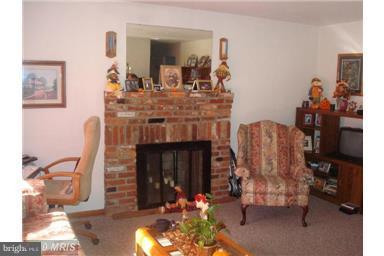 11740 Perry Branch Road Newburg, MD 20664 - Photo 2 of 7 Family Room