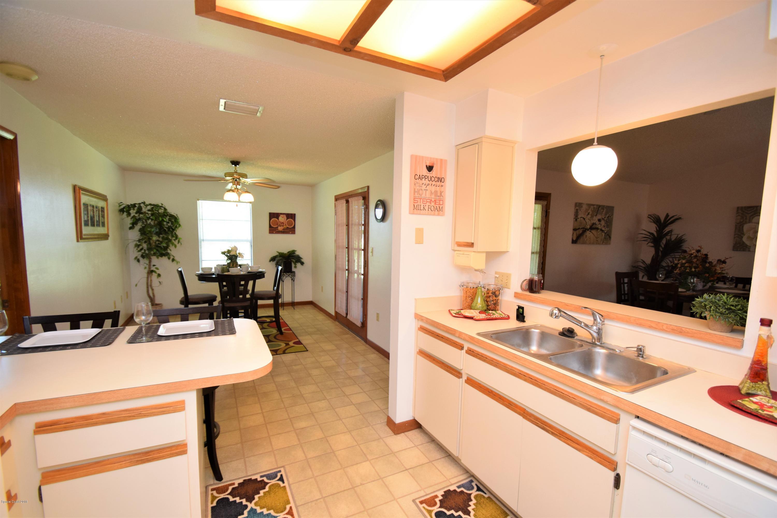 263 Sauders Road Southeast Palm Bay, FL 32909 - Photo 23 of 60 Kitchen