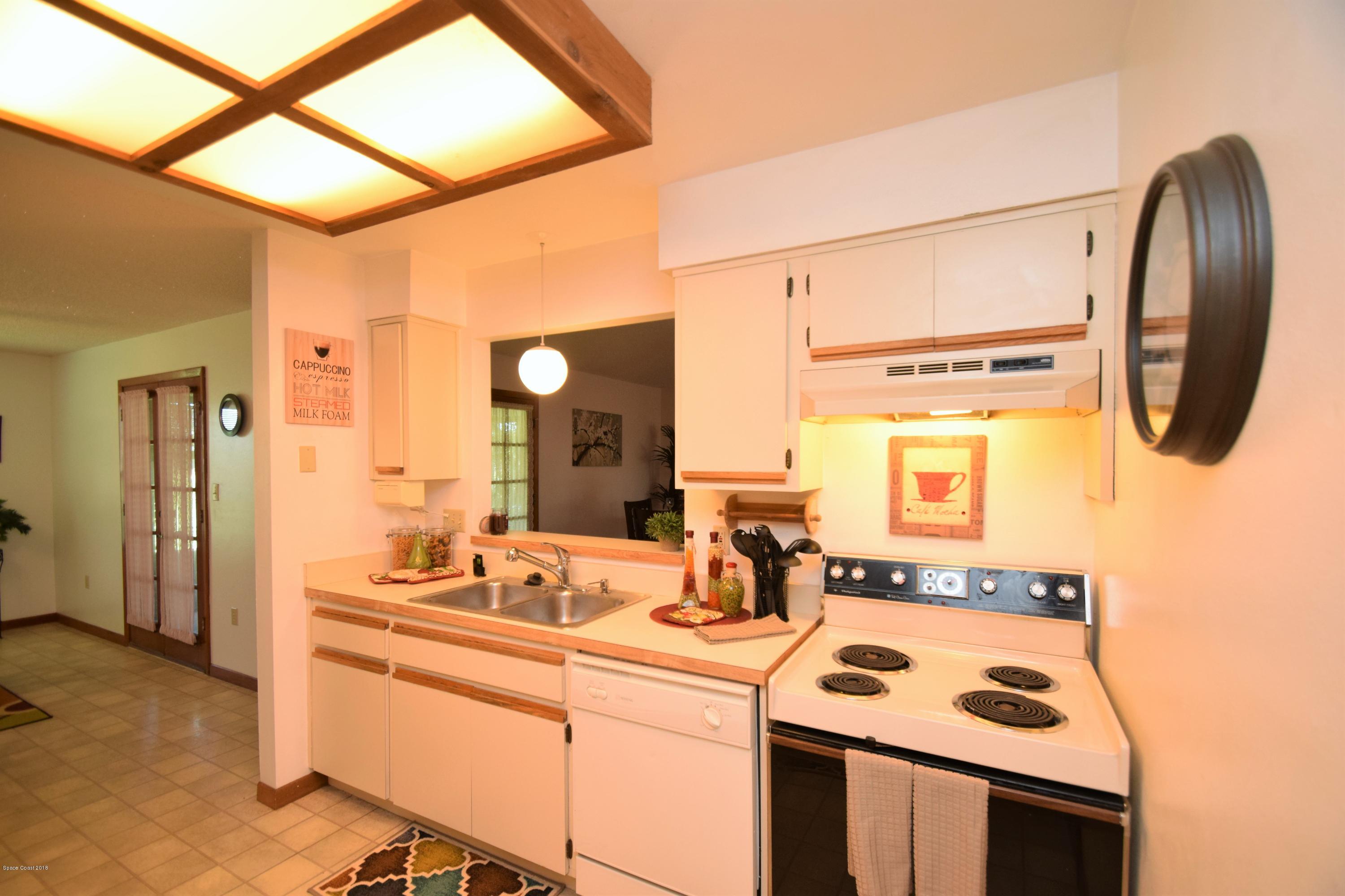 263 Sauders Road Southeast Palm Bay, FL 32909 - Photo 24 of 60 Kitchen