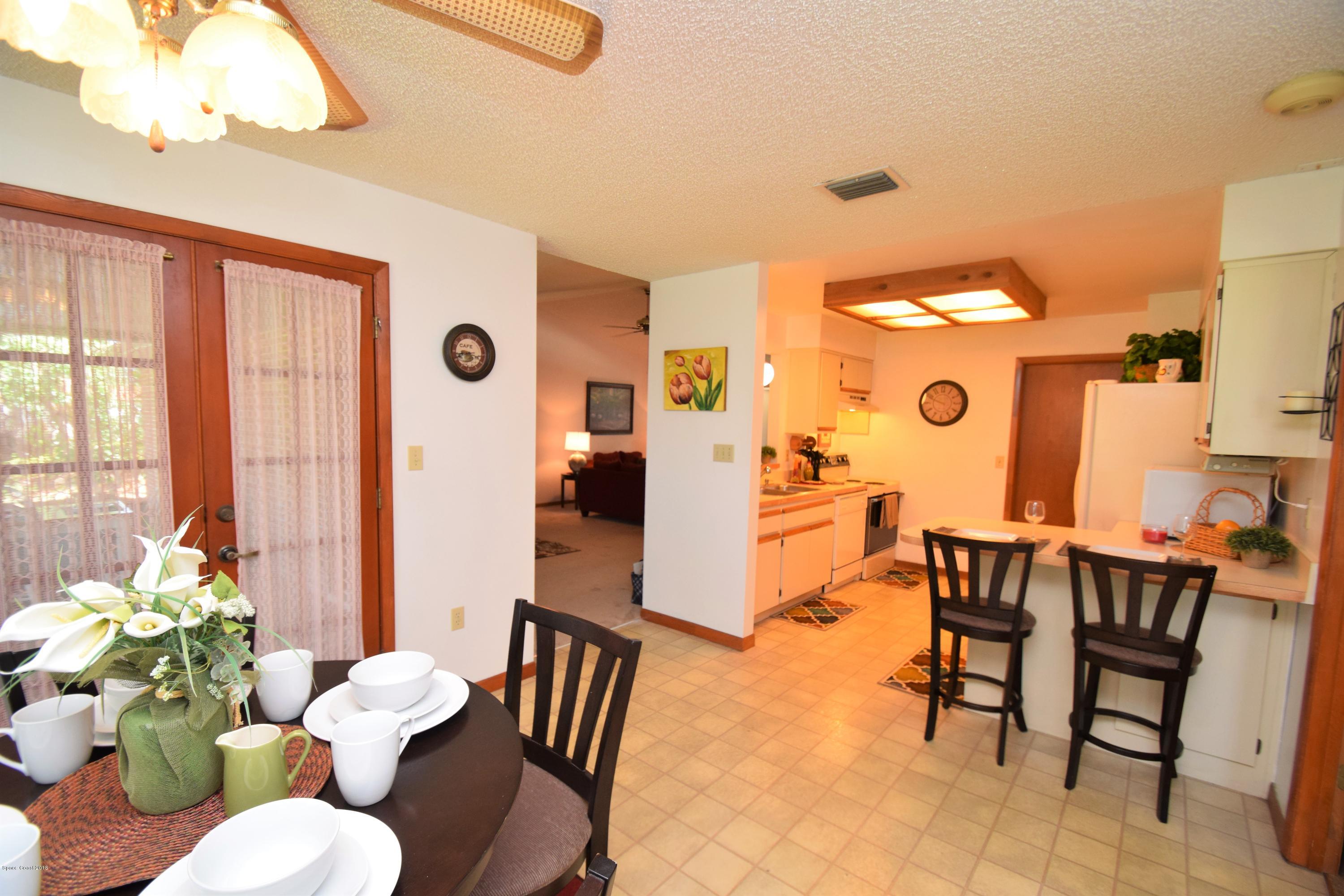 263 Sauders Road Southeast Palm Bay, FL 32909 - Photo 31 of 60 Kitchen- Breakfast nook