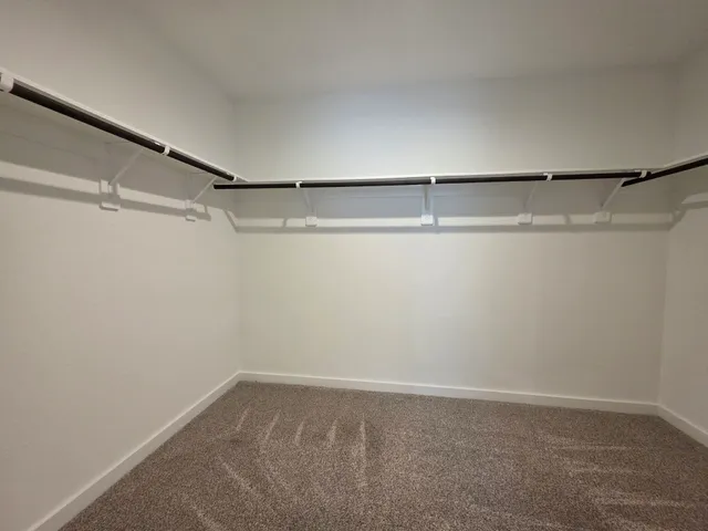 $2,195 | 1131 Hughes Crossing Drive, Rosharon, TX 77583