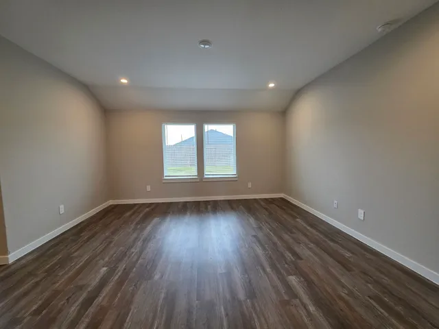 $2,195 | 1131 Hughes Crossing Drive, Rosharon, TX 77583