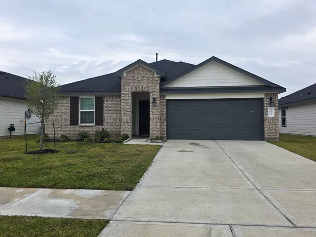 $2,195 | 1131 Hughes Crossing Drive, Rosharon, TX 77583
