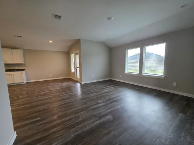 $2,195 | 1131 Hughes Crossing Drive, Rosharon, TX 77583