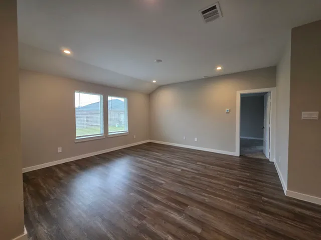 $2,195 | 1131 Hughes Crossing Drive, Rosharon, TX 77583