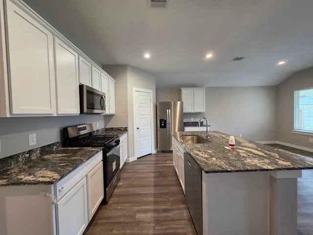 $2,195 | 1131 Hughes Crossing Drive, Rosharon, TX 77583