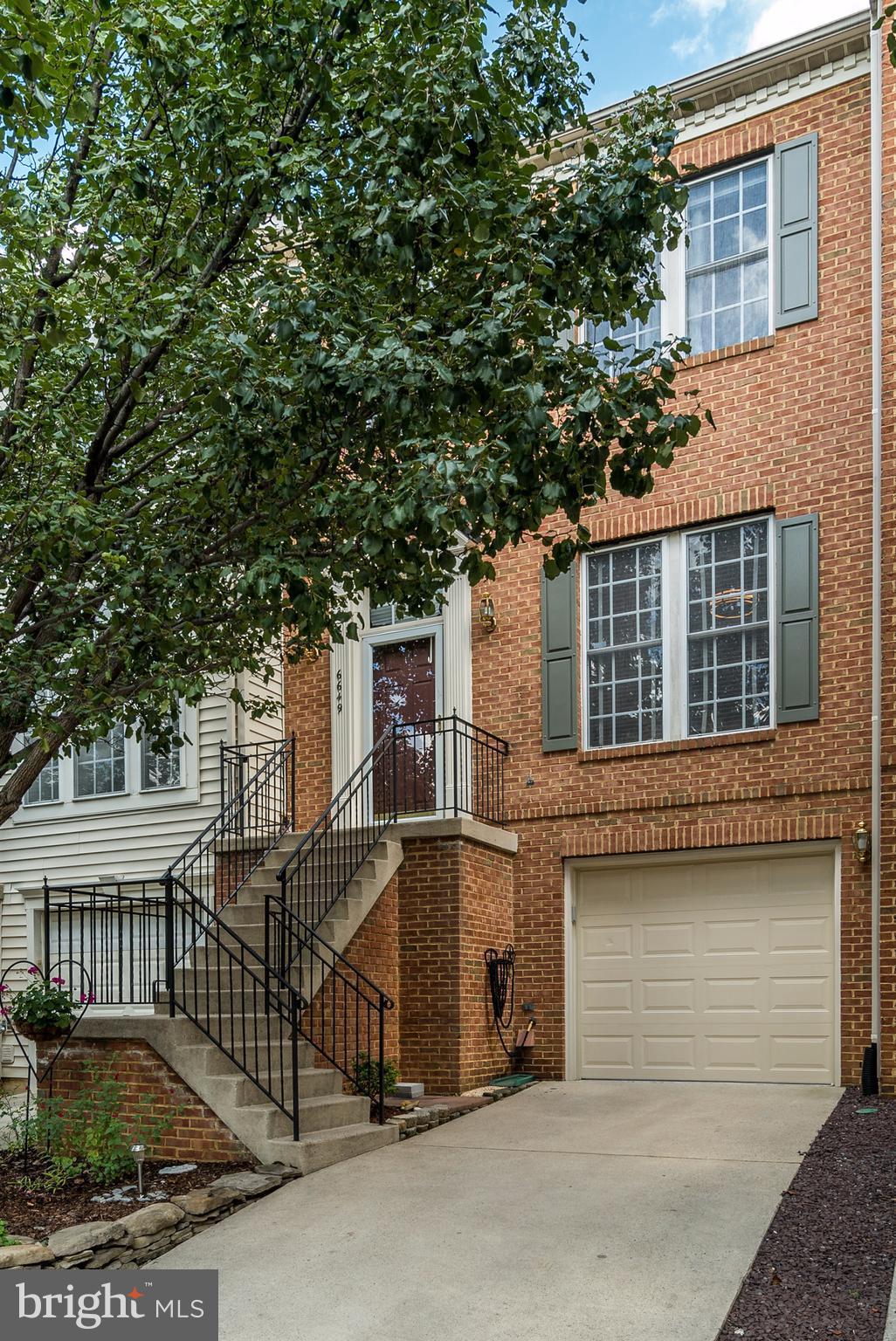 6649 Debra Lu Way Springfield, VA 22150 - Photo 1 of 22 Exterior (Front)