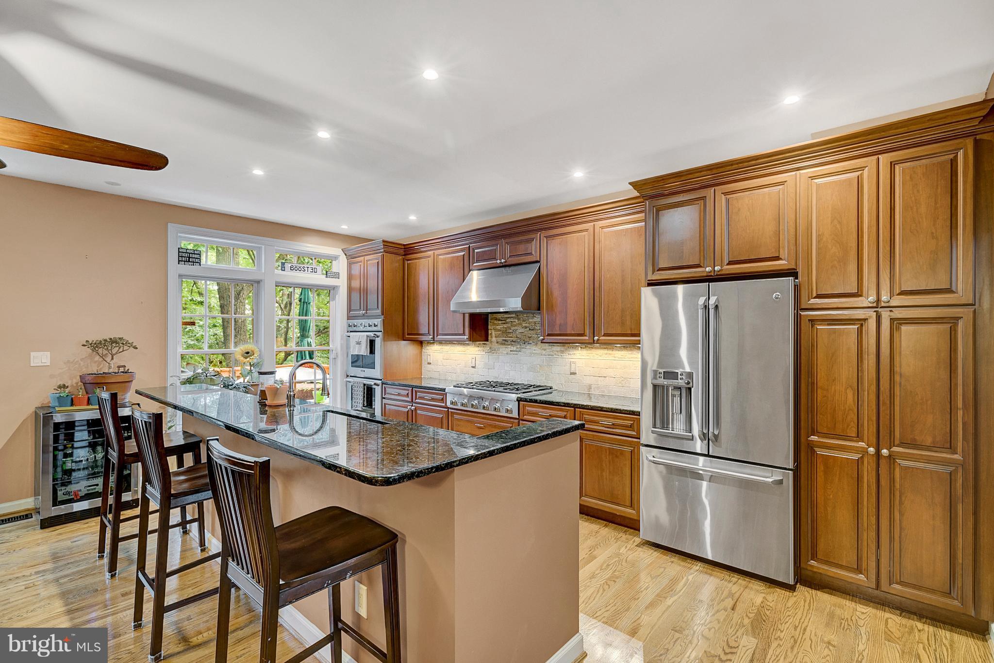 6649 Debra Lu Way Springfield, VA 22150 - Photo 6 of 22 Kitchen