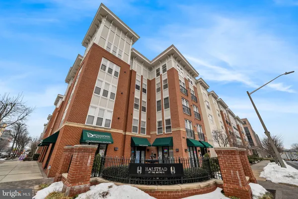 $384,900 | 2665 Prosperity Avenue, Unit 231, Fairfax, VA 22031