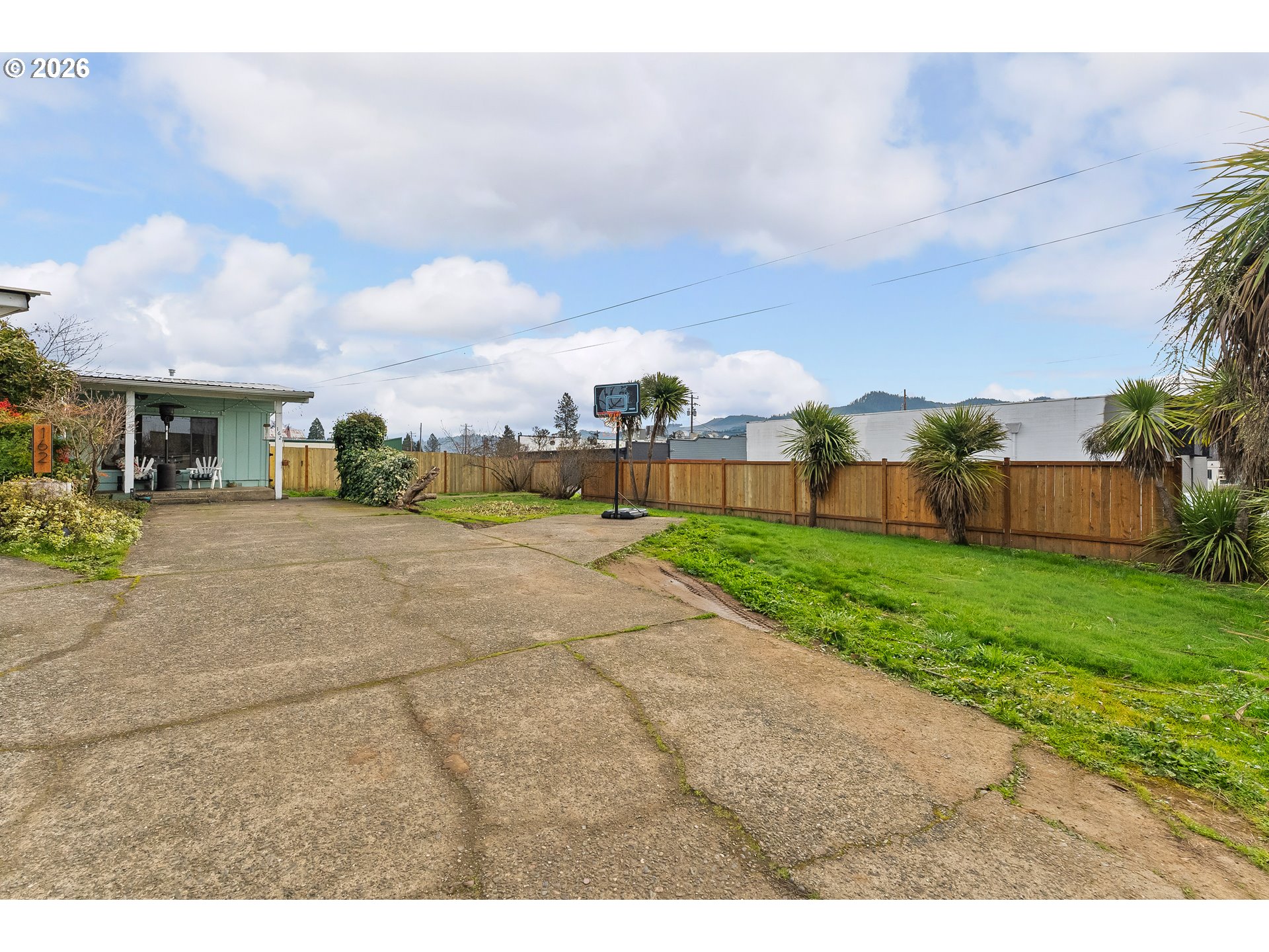 162 Kruse Street Sutherlin, OR 97479 - Photo 2 of 48