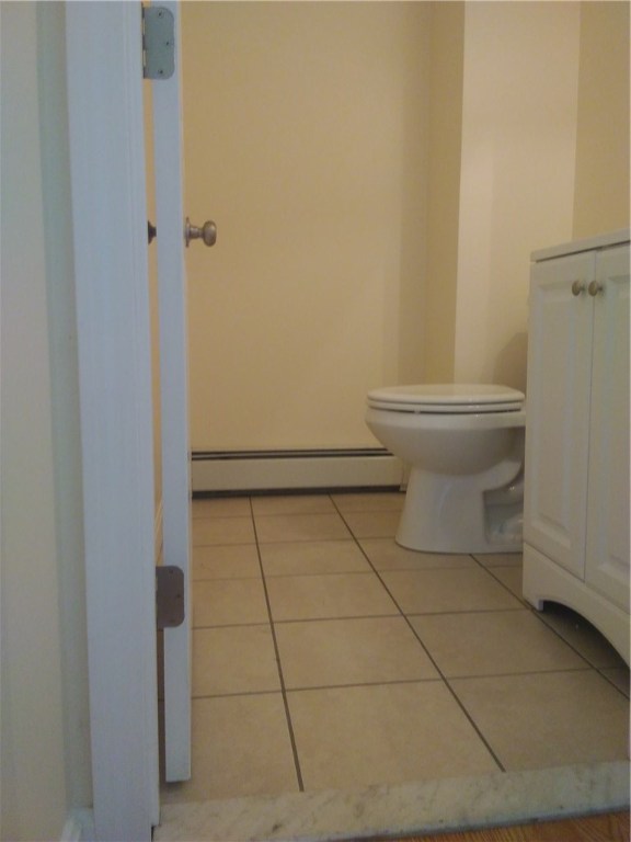 660 Point Judith Road, Unit B 3 Narragansett, RI 02882 - Photo 7 of 19 Bathroom on 1st floor.