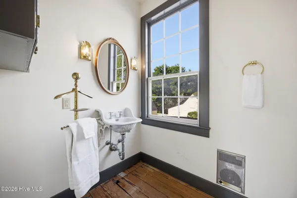 $499,000 | 214 East Water Street, Washington, NC 27889