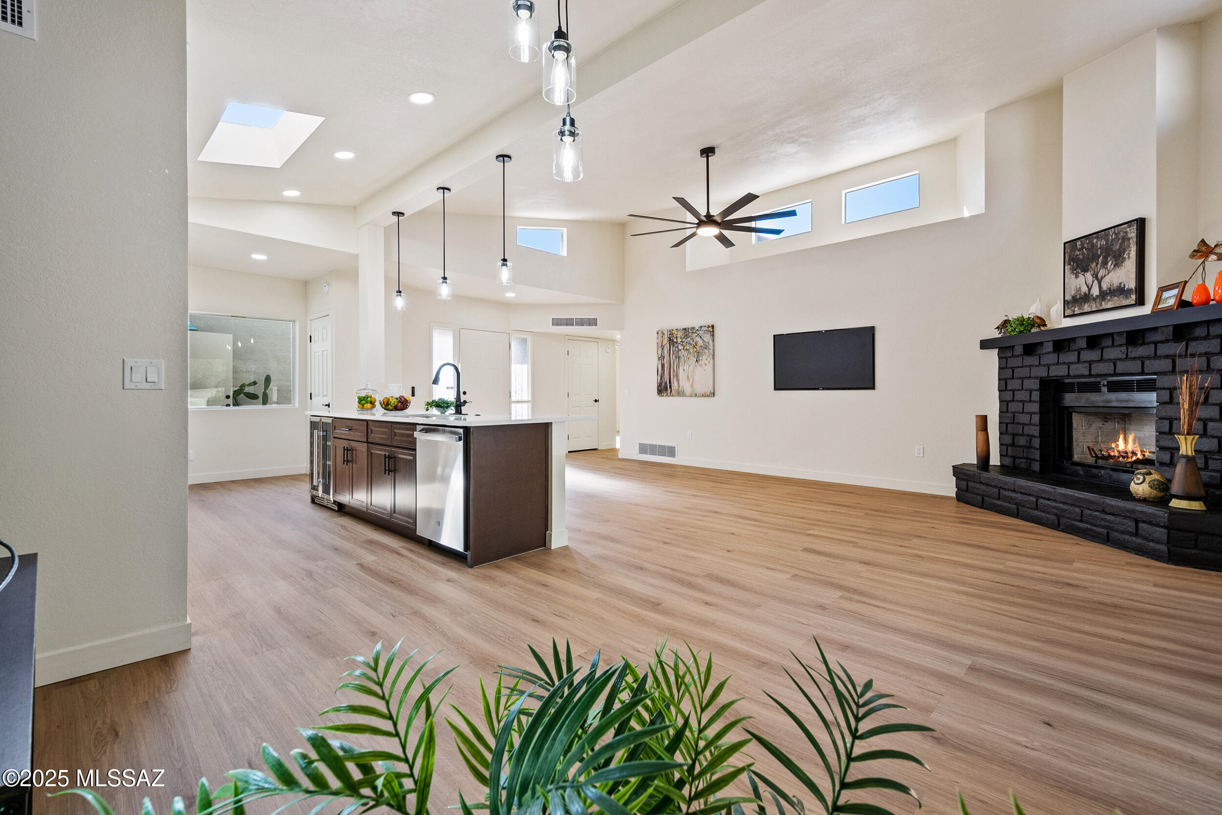 7487 East Wandering Road Tucson, AZ 85750 - Photo 9 of 31 great room