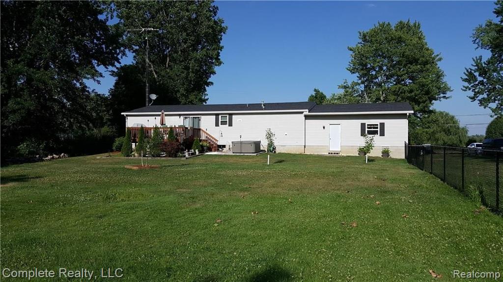 5033 North Center Road Flint, MI 48506 - Photo 5 of 29