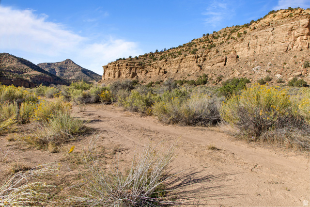 3135 North Thompson Cyn Road Green River, UT 84525 - Photo 27 of 41 Mountain view