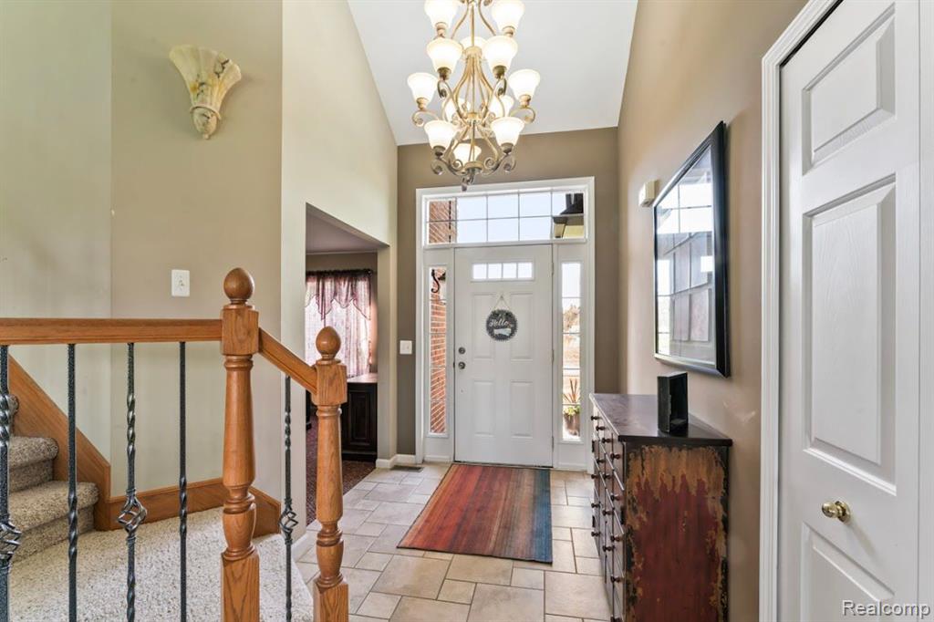 1355 Ridge View Court Grand Blanc, MI 48439 - Photo 4 of 26 Gallery Image 4